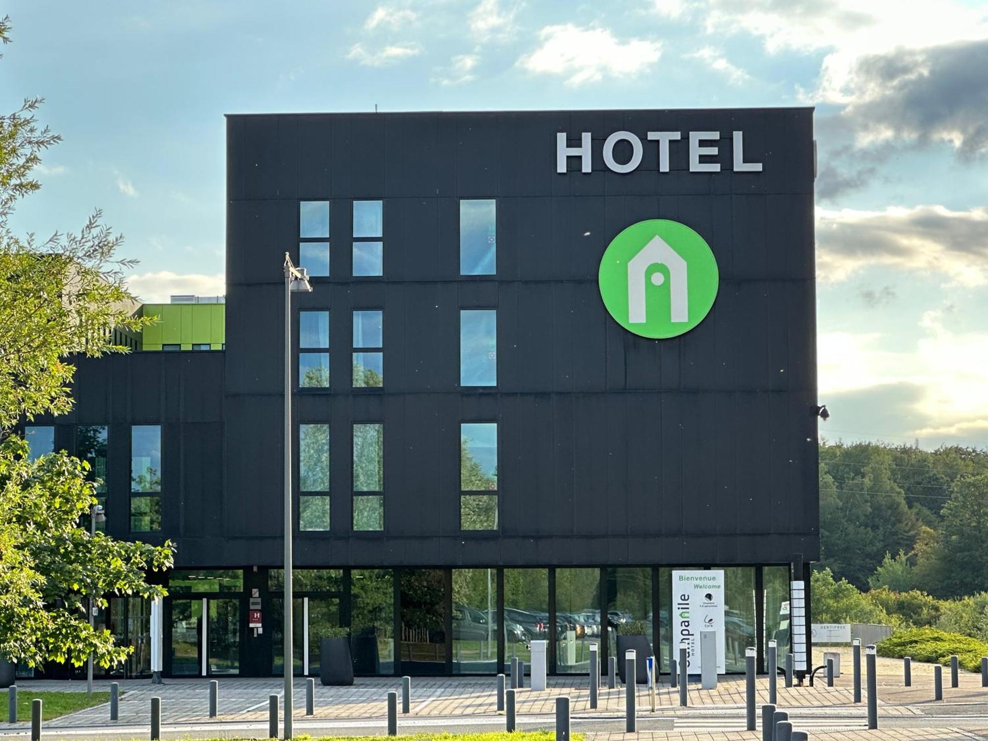 Campanile Belfort Montbeliard - Gare La Jonxion. Meroux Ngoại thất bức ảnh