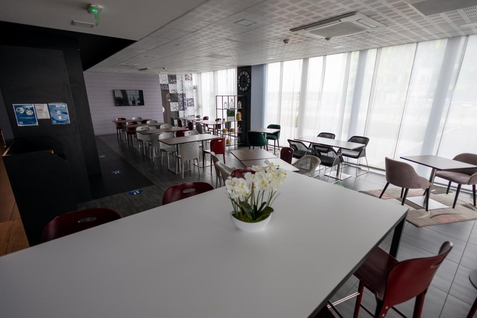 Campanile Belfort Montbeliard - Gare La Jonxion. Meroux Ngoại thất bức ảnh